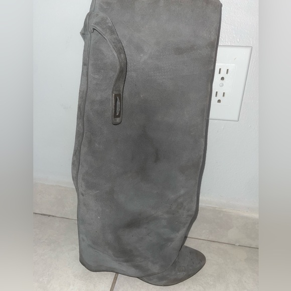 Shark Lock Boot - Picture 10 of 15